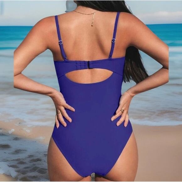 CUPSHE Women’s One Piece Swimsuit L Purple Twist Cutout Ruched Adjustable Straps - Picture 3 of 9